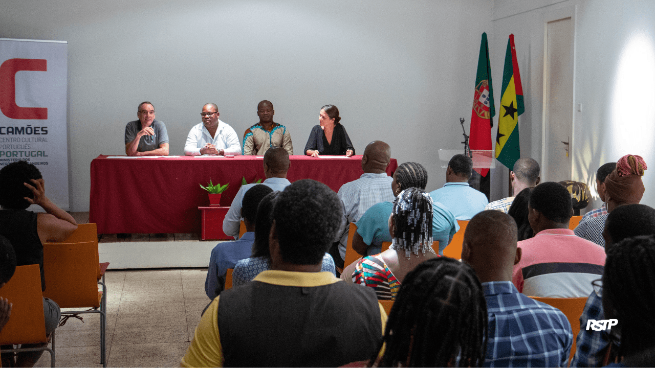 ENTREGA DE CERTIFICADOS AOS JORNALISTAS