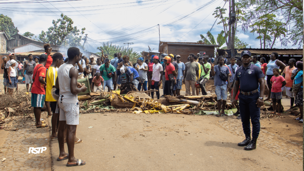 Barricada em Bobo Forrô