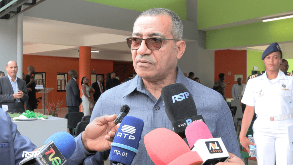 Carlos Vila Nova