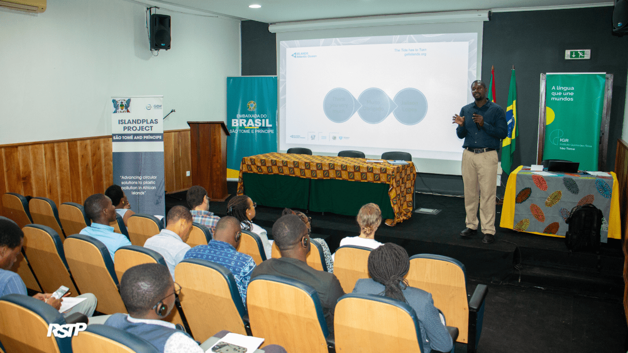 ISLANDPLAS - PLASTICO